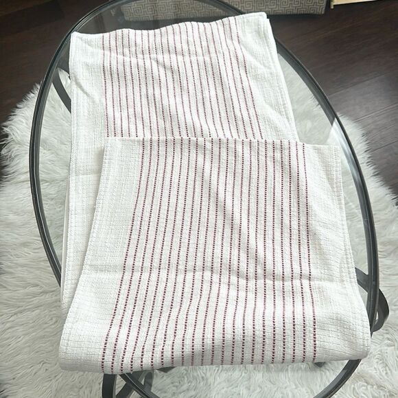 City Chic Christmas Table Runner Cream Red Stripe Silver Sparkle Thread 16 x 90 - Picture 1 of 4